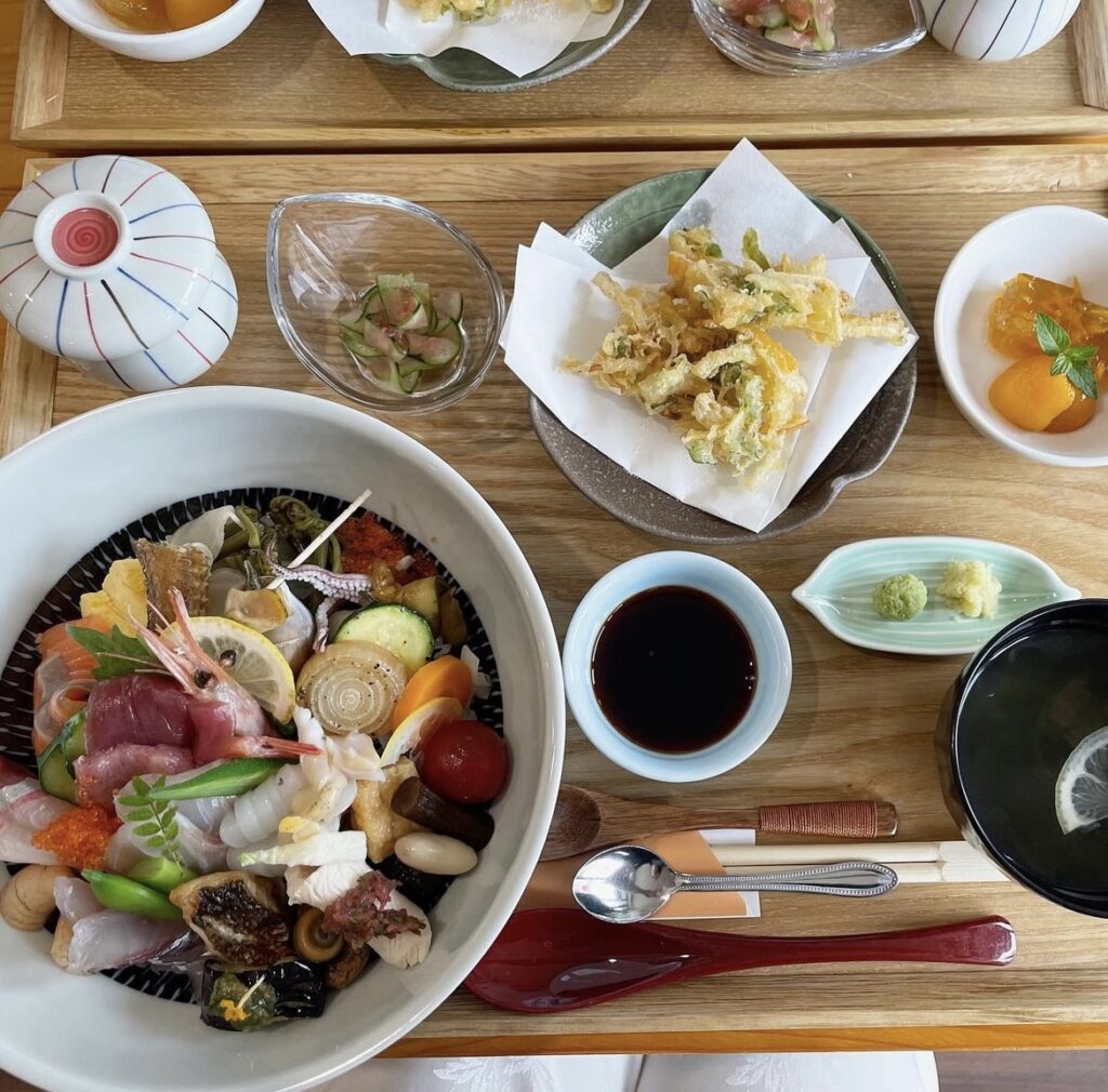 【中部・まあるい月】カフェでゆっくりお魚が食べたい時はこちら